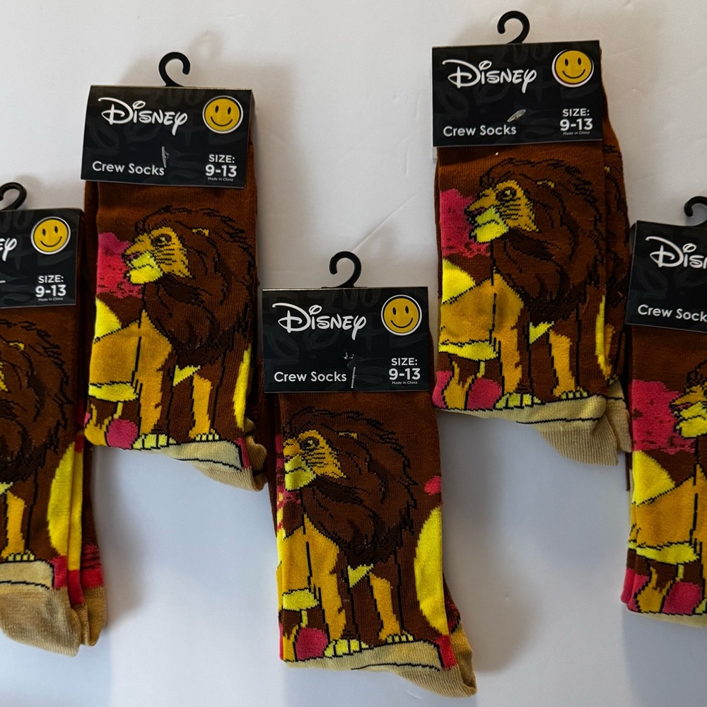 Disney Graphic Crew Socks - ( Lion King)